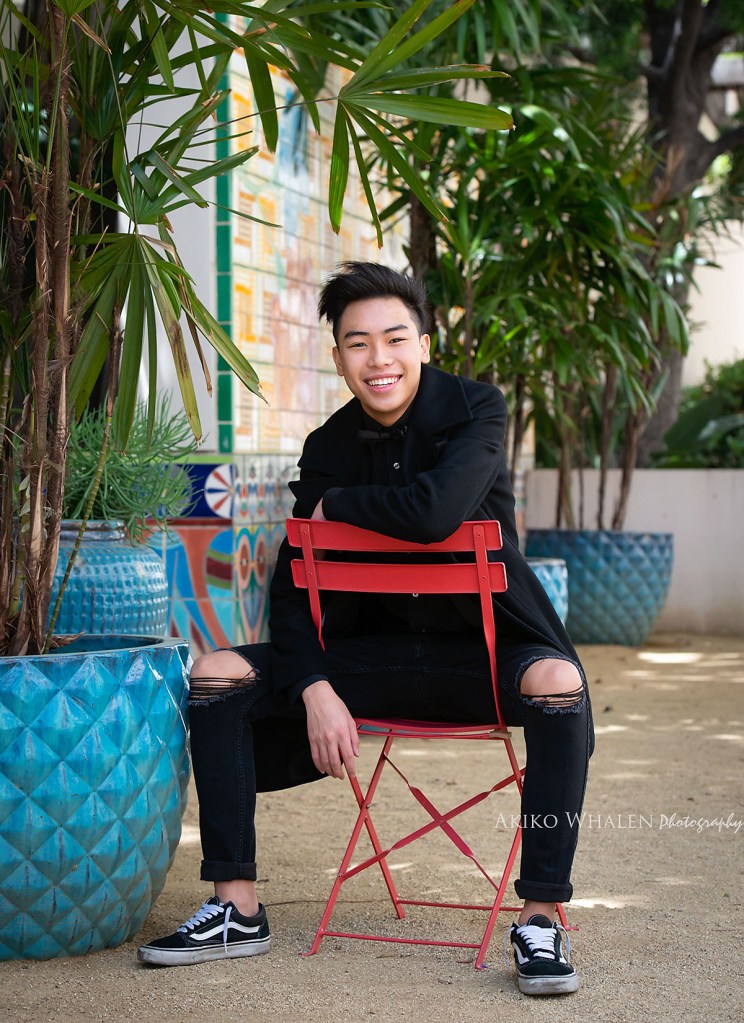 #classof2020 #graduation #freephotosession #complimentaryphotosession #congratulations #highschoolsenior #seniorportraits #losangelesportraits #pasadenacityhall #onlocationphotography #naturallightphotography