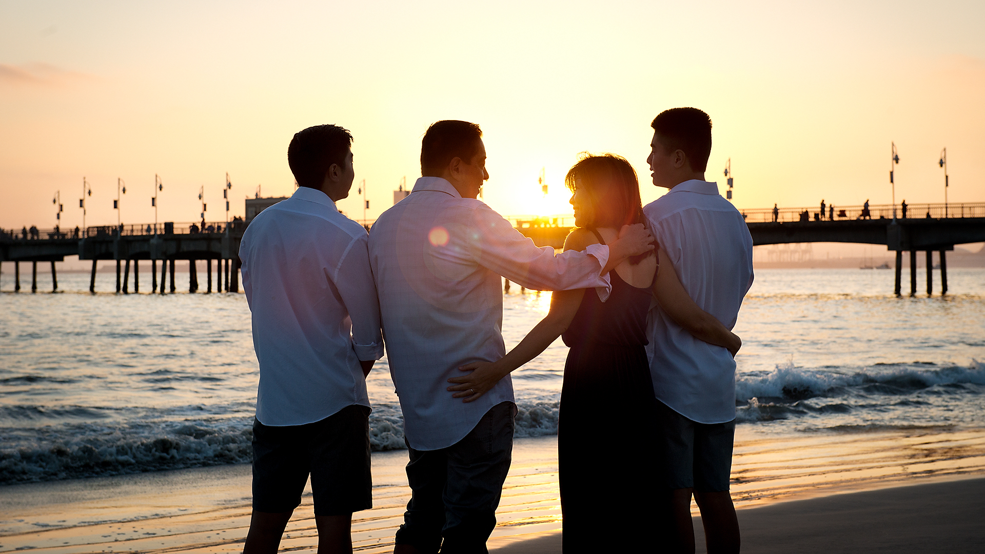 family portraits, long beach, los angeles family portrait photographer, family portraits on location, family portrait on the beach, modern family portraits, akiko whalen photography, before my boys leave my nest,