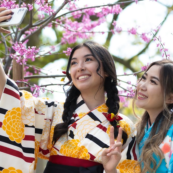 Graduation, Class of 2021, Graduation Hakama, Japan, Japanese Culture, Female Hakama, Asahi Gakuen, Iruka School, Japanese School in Los Angeles, Japanese School, Kodomonoie, Kimono rental,