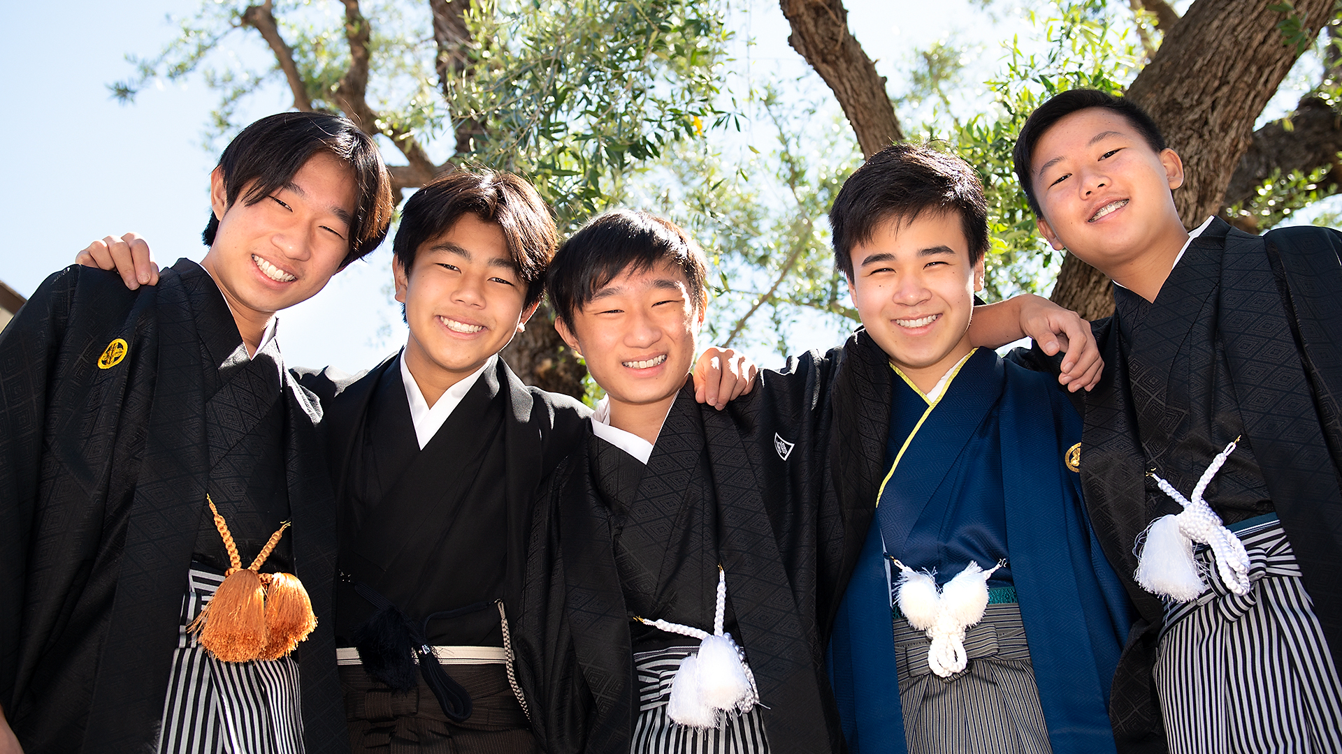 asahi gakuen, asahi gakuen los angeles, asahi, asahi gakuen graduation, boys in kimono, boys in hakama, kimono rental, class of 2021, los angeles portrait photographer, on location photography, graduation photography, teens,