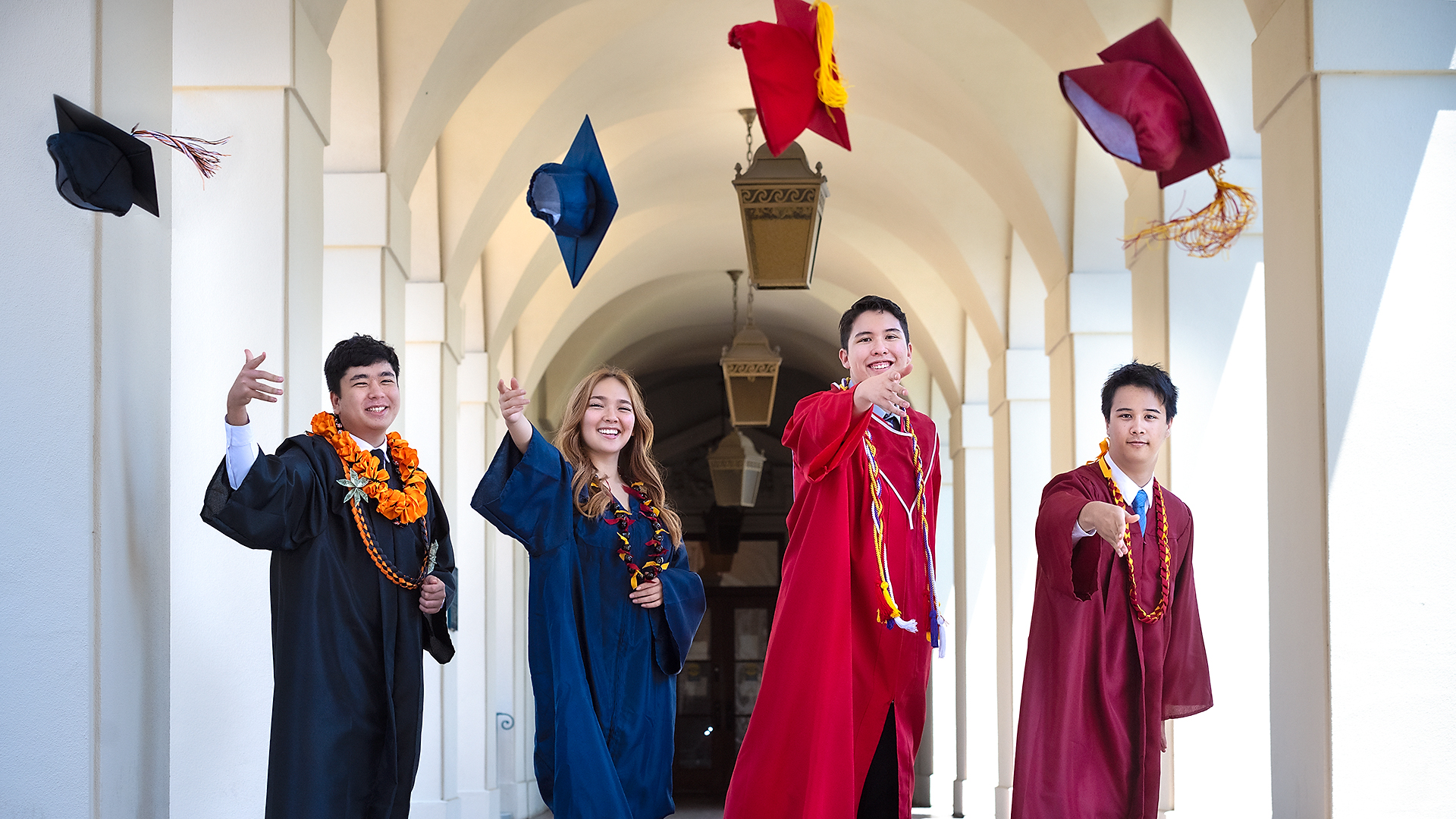 Senior Portraits, Class of 2021, Los Angeles Seniors, Senior Portraits on locations, Los Angeles Graduation Photography, Pasadena City Hall,